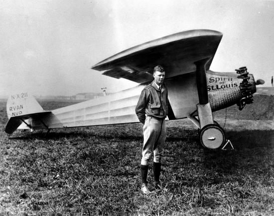 Před 85 lety přeletěl Charles
Lindbergh Atlantický oceán