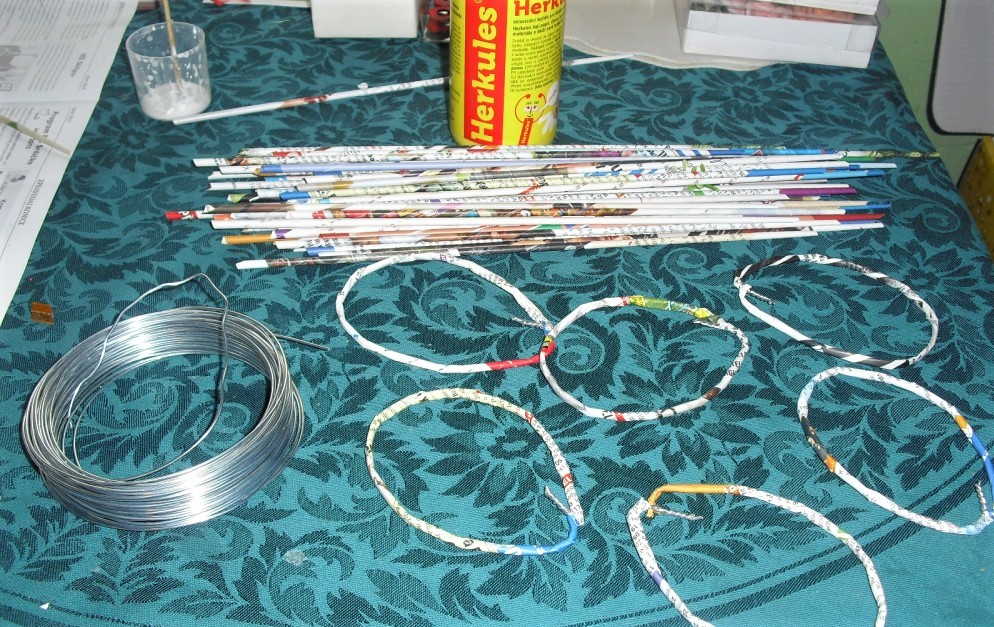 Jak vyrobit velikonoční vajíčka z papírových ruliček