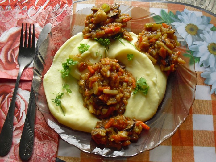 Soutěžní příspěvek:
Směs jako příloha i na topinky