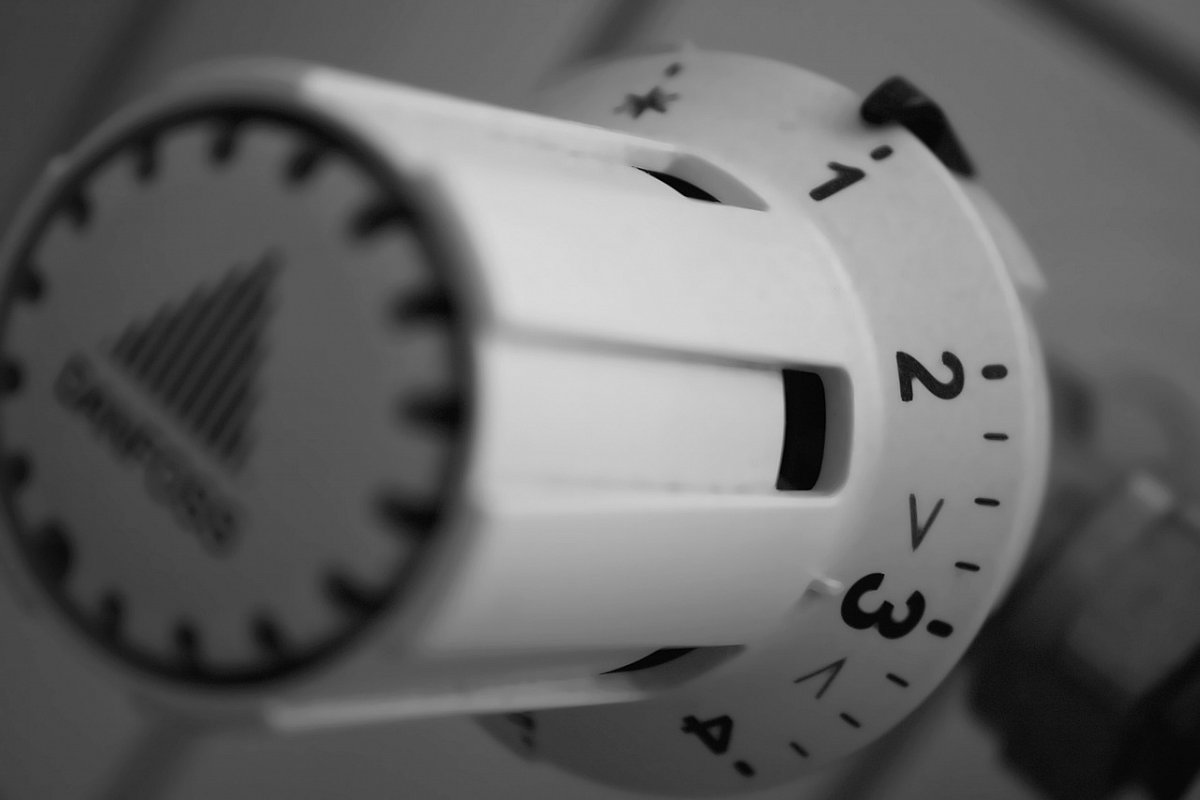 Energie pro domácnosti pomalu zdražují. Kdo stále drží výhodné ceny?