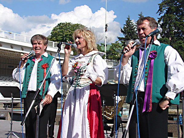 Začala tradiční přehlídka
české a moravské dechovky