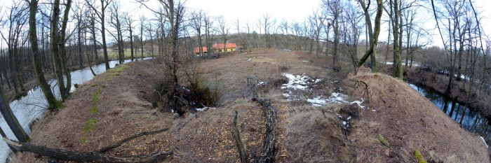 Tajemný vodní kruh u Dobříše: tvrz, kultovní místo č znamení?