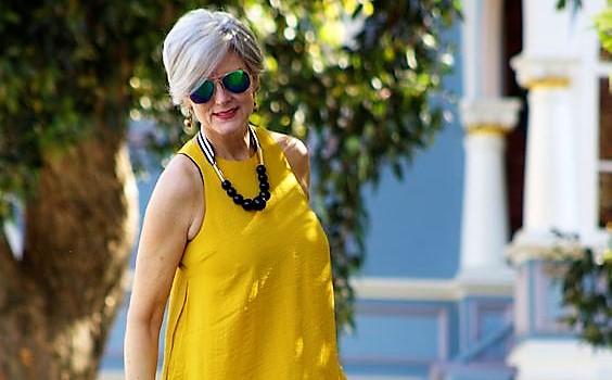 Móda pro léto 2017 nabízí svobodu a volnost