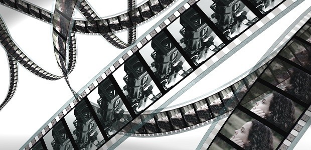 Ruch na náměstí a rána z děla...
Tak se zrodila čs. kinematografie