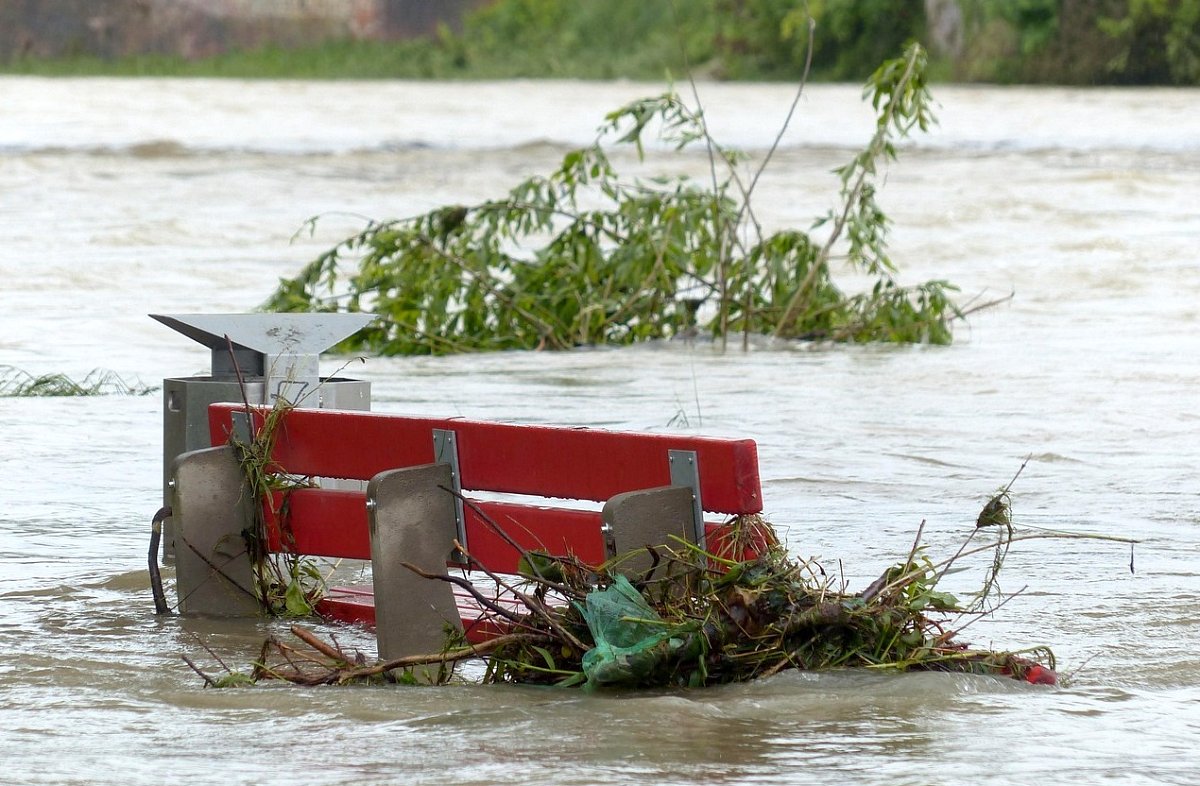 Lidé zasažení silnými bouřkami na Olomoucku mohou získat mimořádnou okamžitou pomoc