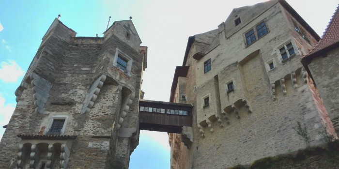 Hrady a zámky budou
dnes otevřeny i v noci