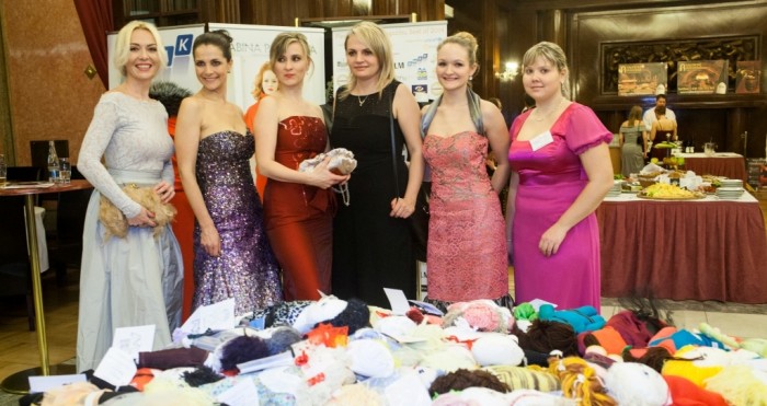 V každém věku či situaci:
Musíme si pomáhat!