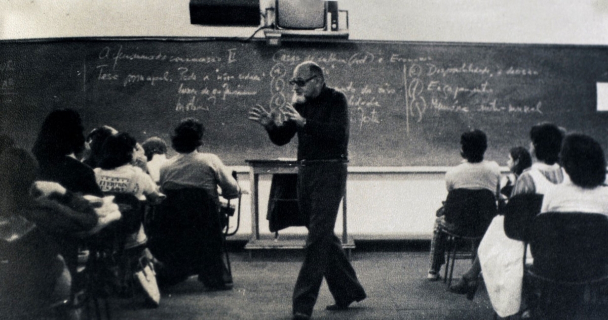 jeho energický výklad na univerzitách studenti milovali.jpg