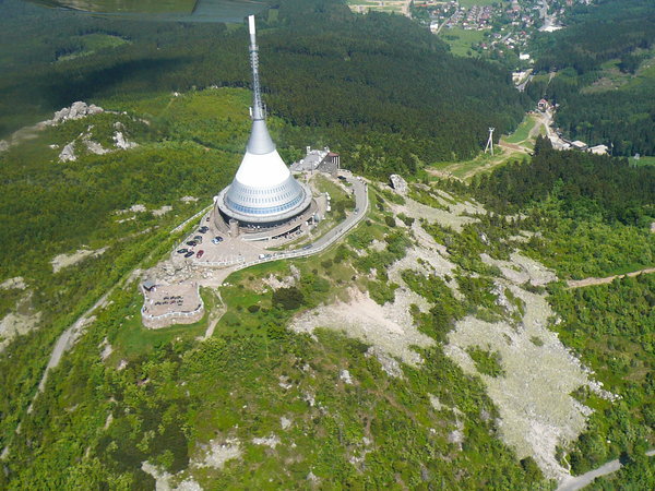 Čtyřicetiletý Ještěd vyvolával na papíře 
odpor, teď vzbuzuje obdiv a úžas