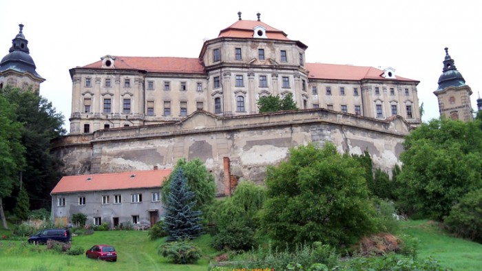 Na kole ke klášterům
jižně od města Stříbro