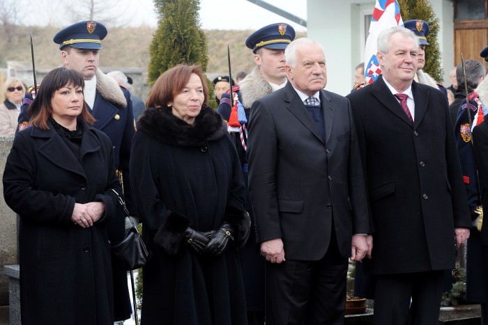 Experti: Nová první dáma
musí lépe reprezentovat