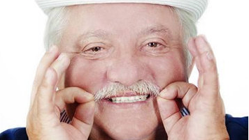 Popřejte herci Mariánu Labudovi, 
vstupenky na "Vše nejlepší" zde!