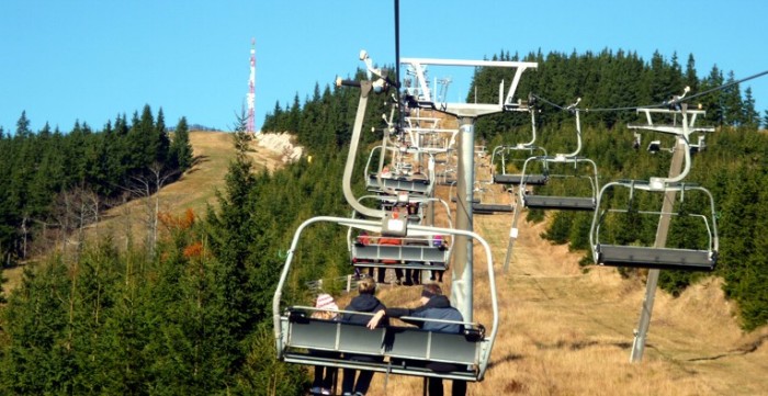 Na krkonošské hřebeny můžete stále 
ještě lanovkami. Ale teple se oblečte