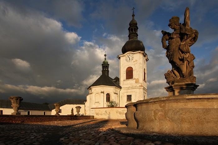 Ve městě napočítáte na obloze jen 
asi 200 hvězd, ale na Manětínsku tisíc