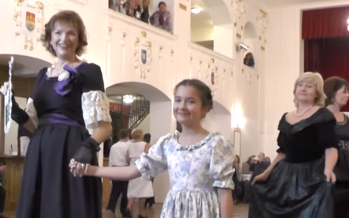 Video: Modní přehlídka Na Marjánce kamerou Danuše Kubátové