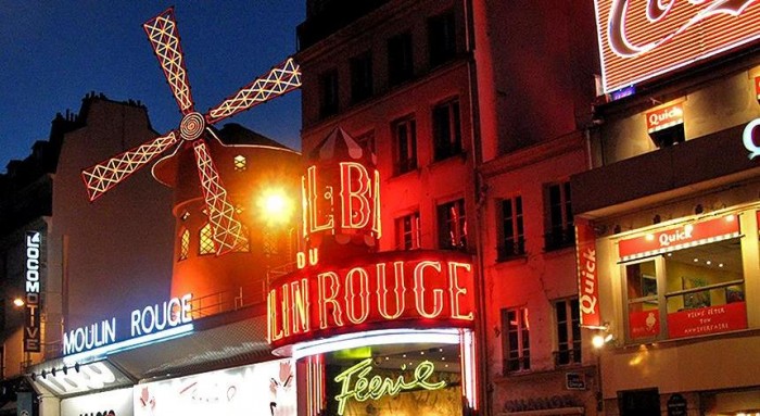 Moulin Rouge: od cirkusové
tančírny k luxusnímu šantánu