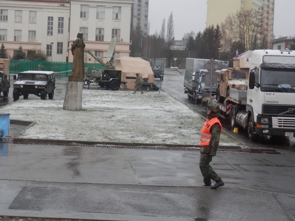 Den otevřených
dveří s Američany