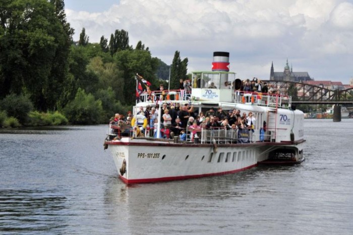 Rozhlédněte se, romantická 
plavba vás čeká i za humny