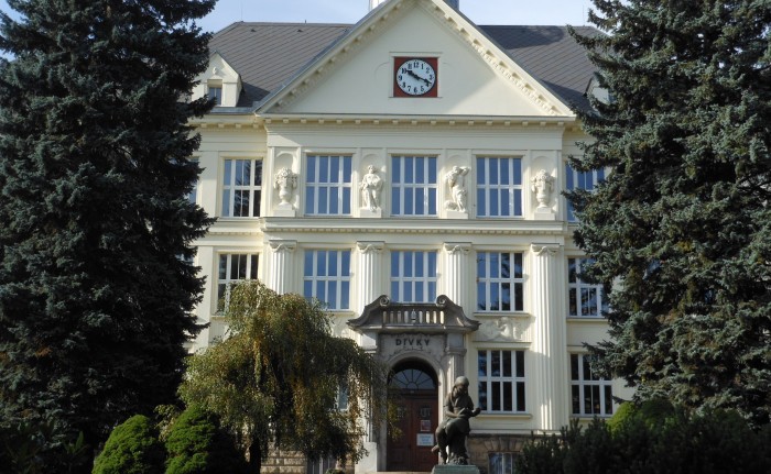 Třídní sraz aneb 
Tak jsem tam zase vylezla