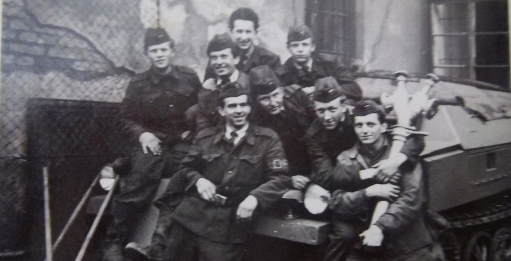 Retropříběh: život 
vojenský, život veselý