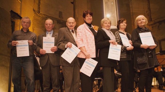 Nominujte seniory a kluby
na cenu "Senior roku 2014"!