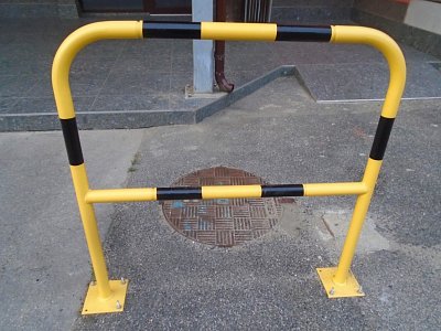 Tak a auta mají smůlu, před náš dům se už nepostaví.