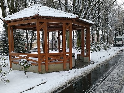 Altánek v nemocničním parku