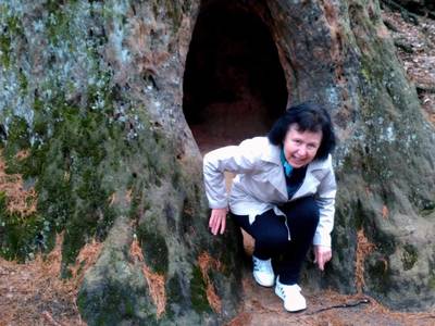 Mezi námi děvčaty, uvnitř je fakt tma