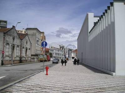 04. Před nádražím v Aveiru