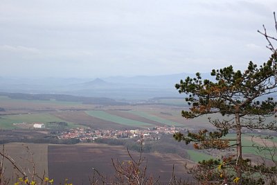 07-ceske-stredohori-z-prazske-vyhlidky.jpg