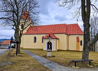 Za Santinim do Bobrové*