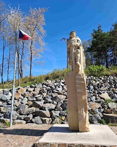 10-piskovcova-socha-jana-zizky.jpg