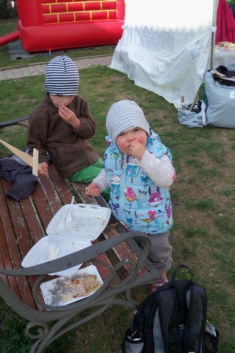 Maminka souhlasila abych byl na íčku...