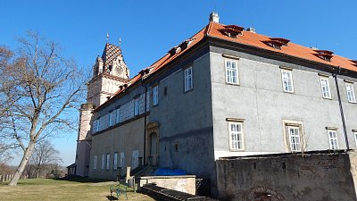 Zámek z jiné strany