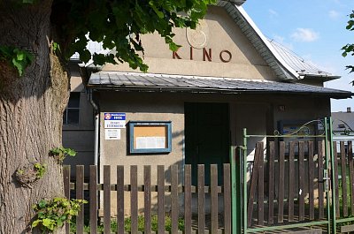 13 Kino v sokolovně.