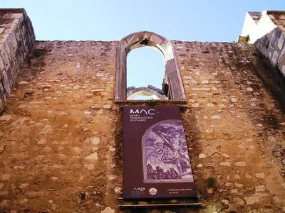 Muzeum. Karmelský kostel býval jednou z největších církevních staveb.