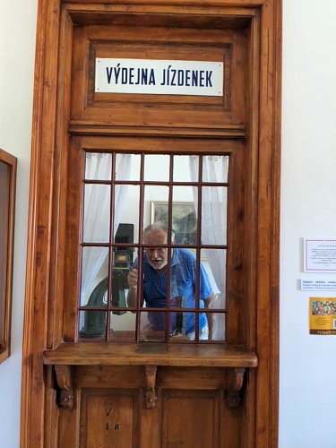 14-vydejna-jizdenek.jpg