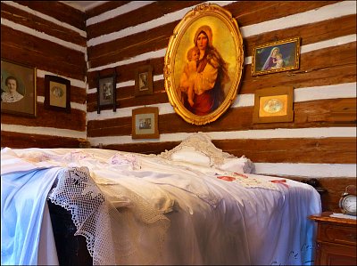 "Když jsem já sloužil ..."   Má panenka pláče doma v komoře...