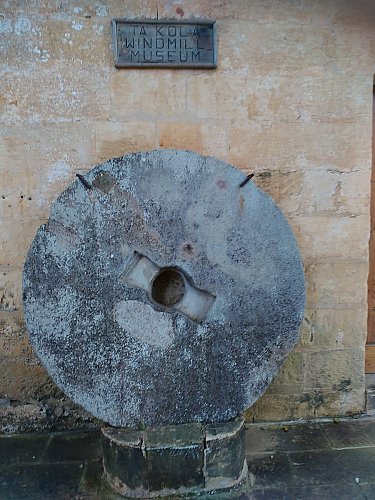 K vidění tam je mlýnský kámen, mlýnské kolo a jiné zajímavosti.