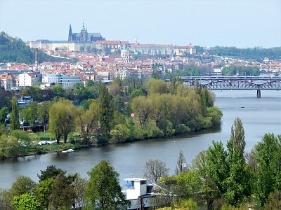 Pražský hrad v mlžném oparu