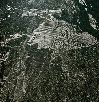 Ty klikyháky vlevo dole, to je "silnice" na Machu Picchuuuu