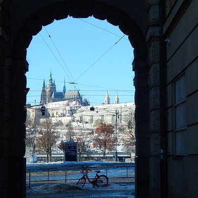 Pohled z Kaprovy ulice