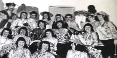 gejši s mandarínem