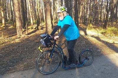 Děda na kolobrndě Břetislav Snášel: Důchodem život nekončí, pohyb je život