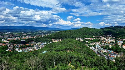Karlovy Vary, to nejsou jen kolonády a prameny