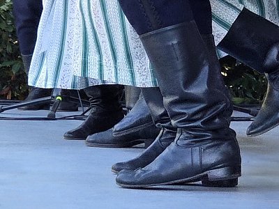 Hrajte,  já ráda tancuju...