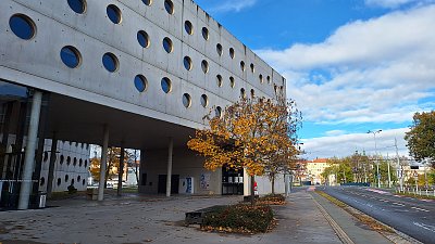 Studijní a vědecká knihovna*