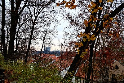 Tam v dáli je Vyšehrad *