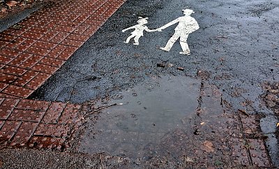 Už zase skáčou přes kaluže