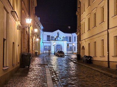 Po kočičích hlavách*